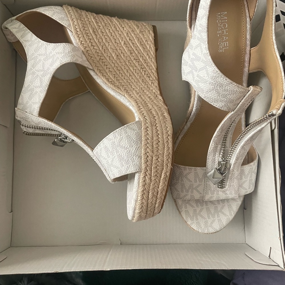 New Michael kors womens wedge sandals sz 9m